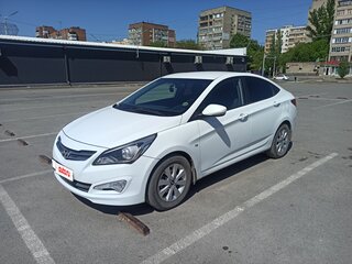 2016 Hyundai Solaris I Рестайлинг, белый, 680000 рублей, вид 1