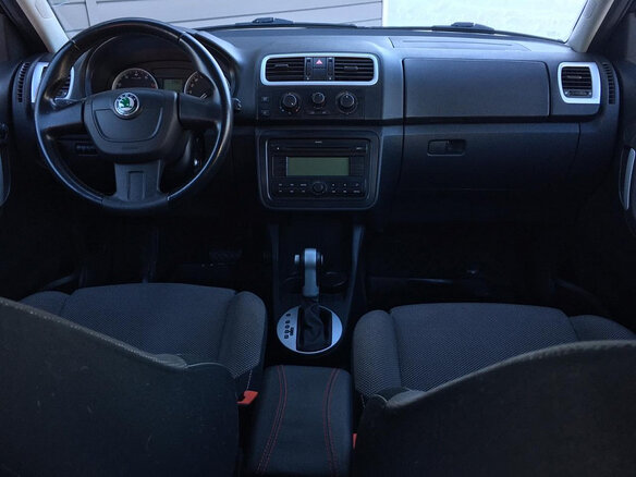 2009 Skoda Fabia II, красный - вид 3