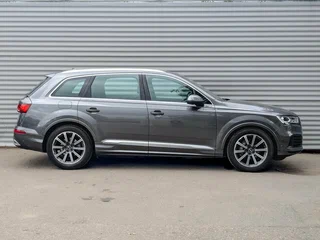 2022 Audi Q7 45 TDI II (4M) Рестайлинг, серый, 8240000 рублей, вид 4