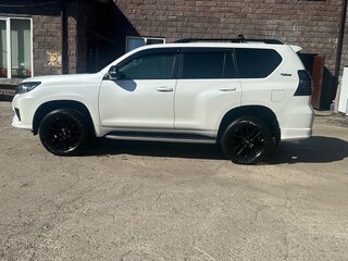 2021 Toyota Land Cruiser Prado 150 Series Рестайлинг 3, белый, 6500000 рублей, вид 5