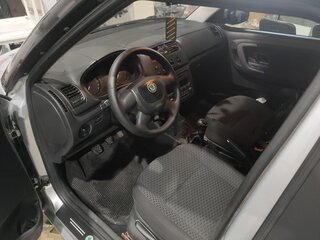 2010 Skoda Fabia II Рестайлинг, серый, 500000 рублей, вид 4