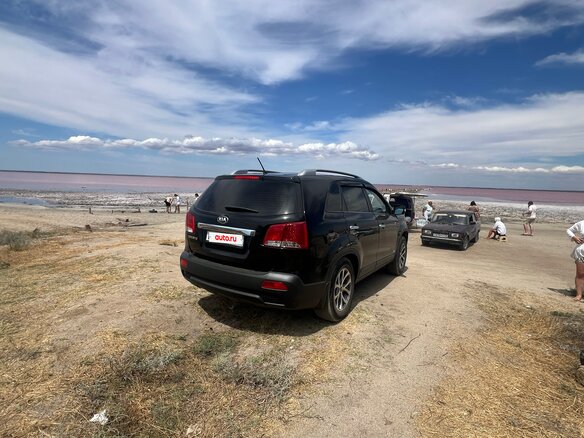 2011 Kia Sorento II, чёрный, 1690000 рублей - вид 2