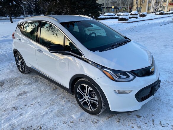2017 Chevrolet Bolt I, белый - вид 5