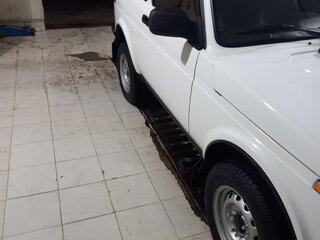 1997 Lada (ВАЗ) 2121 (4x4) I Рестайлинг, белый, 800000 рублей, вид 2