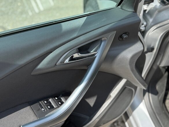 2012 Opel Astra J Рестайлинг, серебристый, 799999 рублей - вид 12