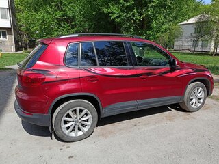 2011 Volkswagen Tiguan I Рестайлинг, красный, 870000 рублей, вид 4