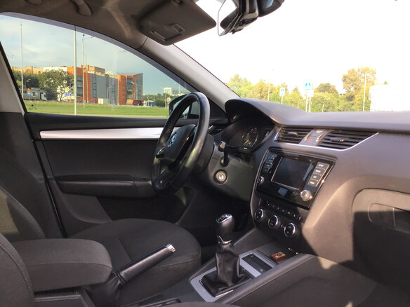 2015 Skoda Octavia III (A7), белый, 990000 рублей - вид 15