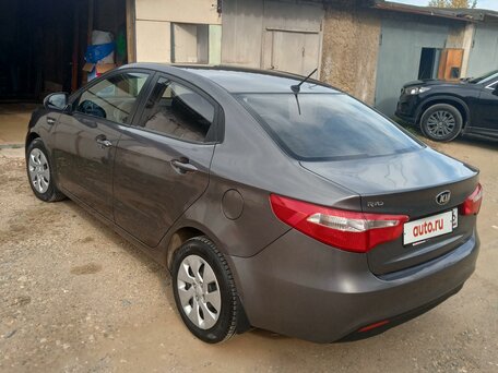 2014 Kia Rio 6-speed III, серый, 900000 рублей, вид 5