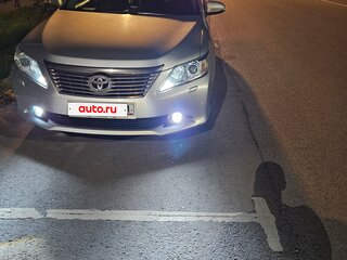 2013 Toyota Camry VII (XV50), серебристый, 1550000 рублей, вид 3