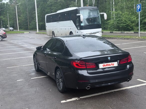 2018 BMW 5 серии 520i VII (G30/G31/G38), чёрный, 2950000 рублей - вид 5