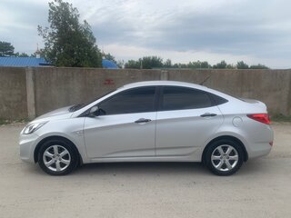 2011 Hyundai Solaris I, серебристый, 760000 рублей, вид 5