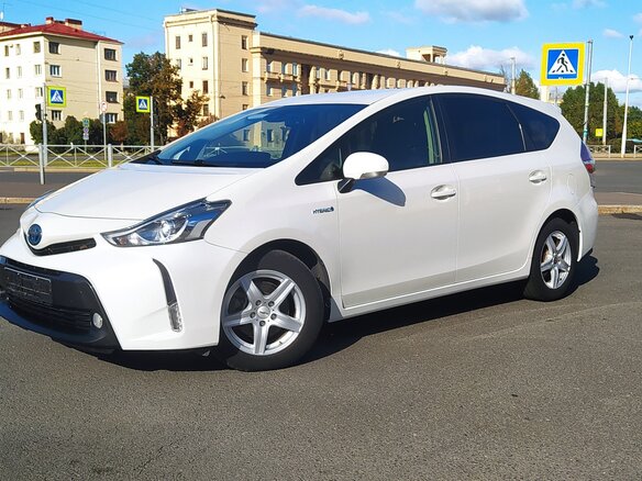 2019 Toyota Prius v (+) I Рестайлинг (ZVW40/41), белый, 2490000 рублей - вид 6