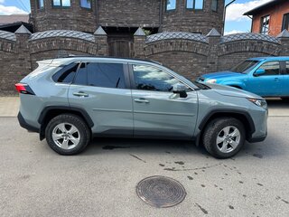 2021 Toyota RAV4 V (XA50), серый, 3670000 рублей, вид 3