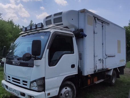 2004 Isuzu Elf (N-series), белый, 1950000 рублей, вид 1