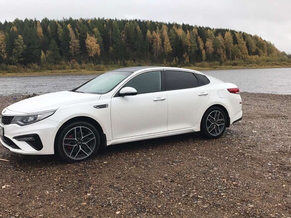 2018 Kia Optima IV Рестайлинг, белый, 2200000 рублей