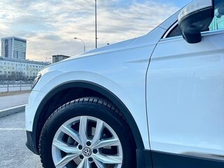 2017 Volkswagen Tiguan II, белый, 2500000 рублей, вид 4