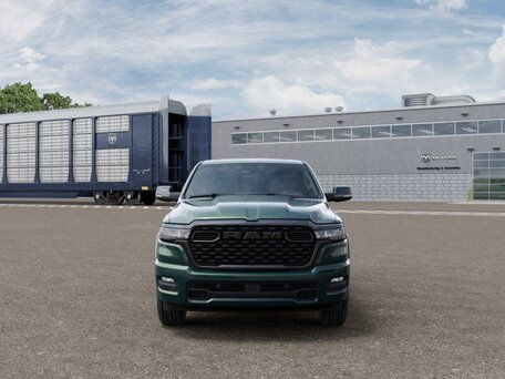 2026 Ram 1500 Crew Cab eTorque V Рестайлинг, зелёный, 7069000 рублей, вид 2