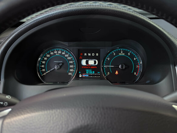 2014 Jaguar XF I Рестайлинг, белый, 1350000 рублей - вид 31