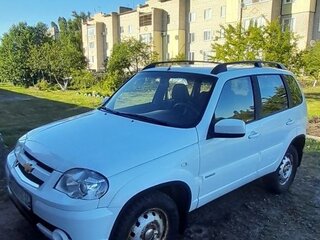 2013 Chevrolet Niva I Рестайлинг, белый, 770000 рублей, вид 1
