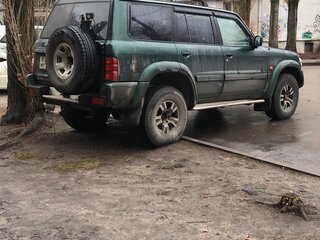 2001 Nissan Patrol V (Y61), зелёный, 1100000 рублей, вид 2
