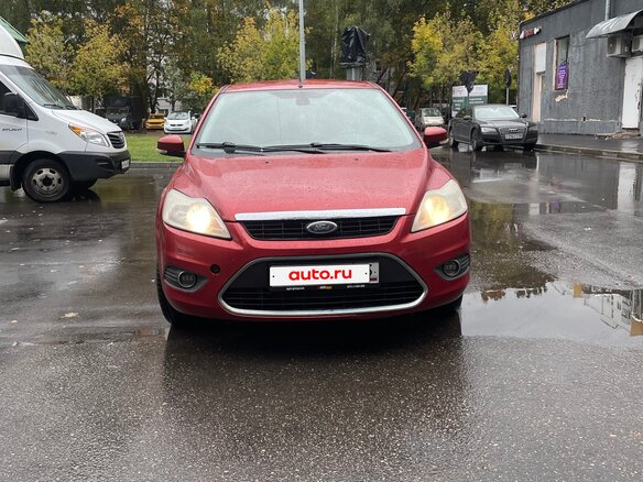 2008 Ford Focus II Рестайлинг, красный, 370000 рублей - вид 1