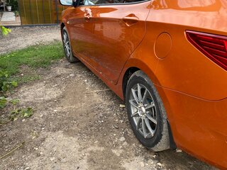 2015 Hyundai Solaris I Рестайлинг, оранжевый, 900000 рублей, вид 4