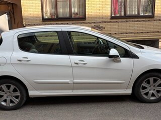 2012 Peugeot 308 I Рестайлинг, белый, 600000 рублей, вид 2