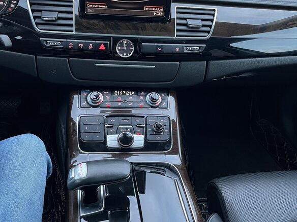 2015 Audi A8 Long III (D4) Рестайлинг, чёрный, 2500000 рублей - вид 32