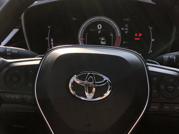2025 Toyota Corolla Sporty XII (E210) Рестайлинг, серебристый, 3300000 рублей - вид 8
