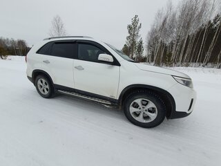 2013 Kia Sorento II Рестайлинг, белый, 1750000 рублей, вид 2