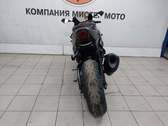 2021 Suzuki GSX-R 1000, чёрный, 1299000 рублей - вид 3