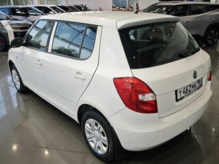 2011 Skoda Fabia II Рестайлинг, белый, 585000 рублей, вид 4