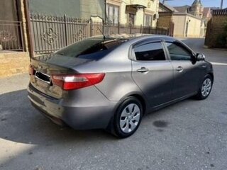 2013 Kia Rio 4-speed III, серый, 800000 рублей, вид 4