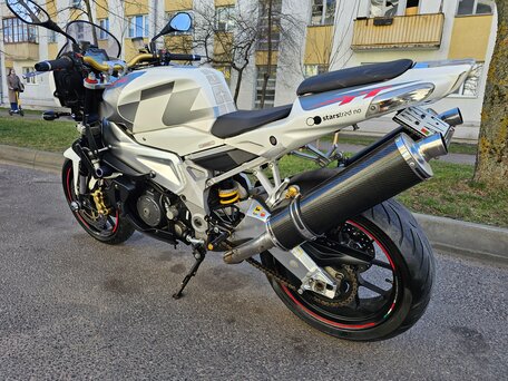 2011 Aprilia Tuono V4, белый, 551882 рублей, вид 4