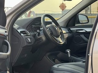 2018 BMW X1 18i sDrive II (F48), серебристый, 1650008 рублей, вид 5