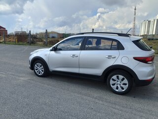 2018 Kia Rio X-Line IV, серебристый, 1000000 рублей, вид 3