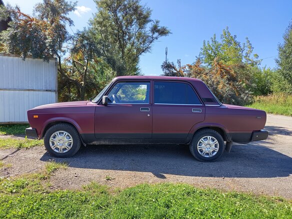 2001 Lada (ВАЗ) 2107, пурпурный, 150000 рублей - вид 3
