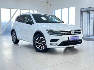 2017 Volkswagen Tiguan II, белый, 2410000 рублей, вид 3