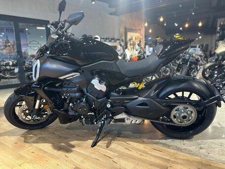 2025 Ducati Diavel V4, чёрный, 3300000 рублей, вид 3