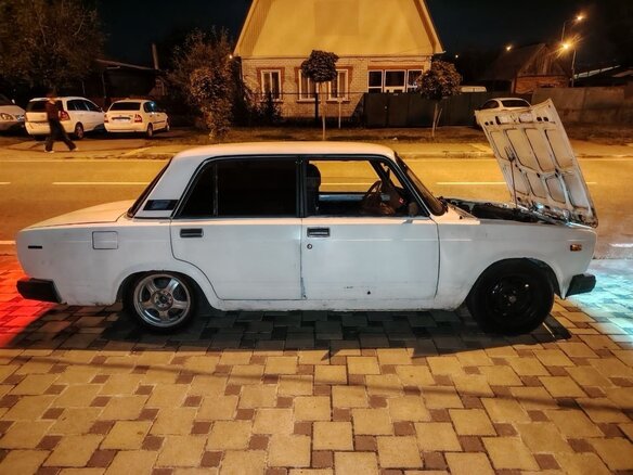 2003 Lada (ВАЗ) 2107, белый, 110000 рублей - вид 8
