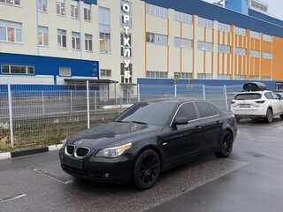 2005 BMW 5 серии 530i V (E60/E61), чёрный, 800000 рублей, вид 4