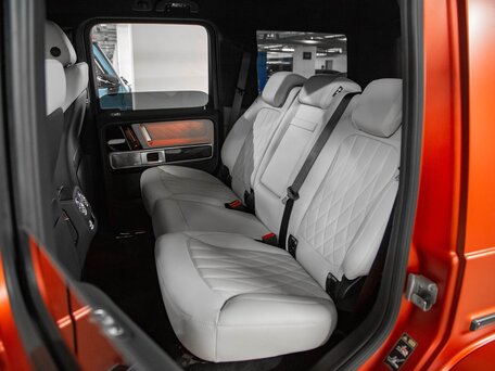 2026 Mercedes-Benz G-Класс AMG 63 AMG II (W465) Рестайлинг, оранжевый, 36612000 рублей, вид 3