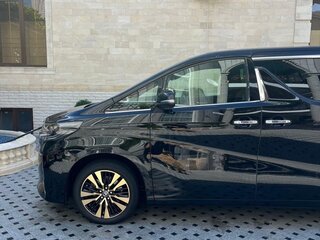 2021 Toyota Alphard III Рестайлинг, чёрный, 6490000 рублей, вид 4