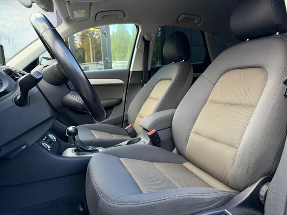 2013 Audi Q3 I (8U), чёрный - вид 16