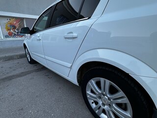 2010 Opel Astra H Рестайлинг, белый, 580000 рублей, вид 3