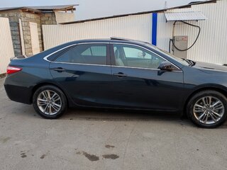 2016 Toyota Camry VII (XV50) Рестайлинг, синий, 1650000 рублей, вид 3