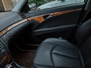 2007 Mercedes-Benz E-Класс 230 III (W211, S211) Рестайлинг, чёрный, 1050000 рублей, вид 3