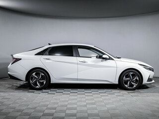 2022 Hyundai Elantra VII (CN7), белый, 1999000 рублей, вид 4