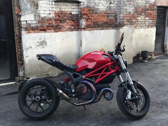 2009 Ducati Monster 1100, чёрный