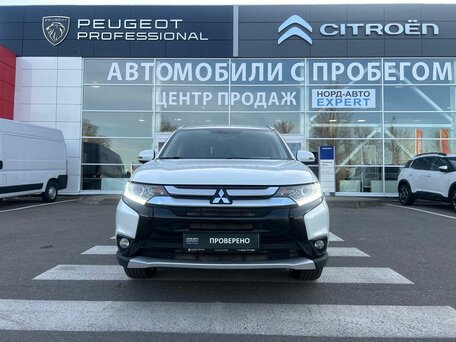 2015 Mitsubishi Outlander III Рестайлинг 2, белый, 1815000 рублей, вид 2